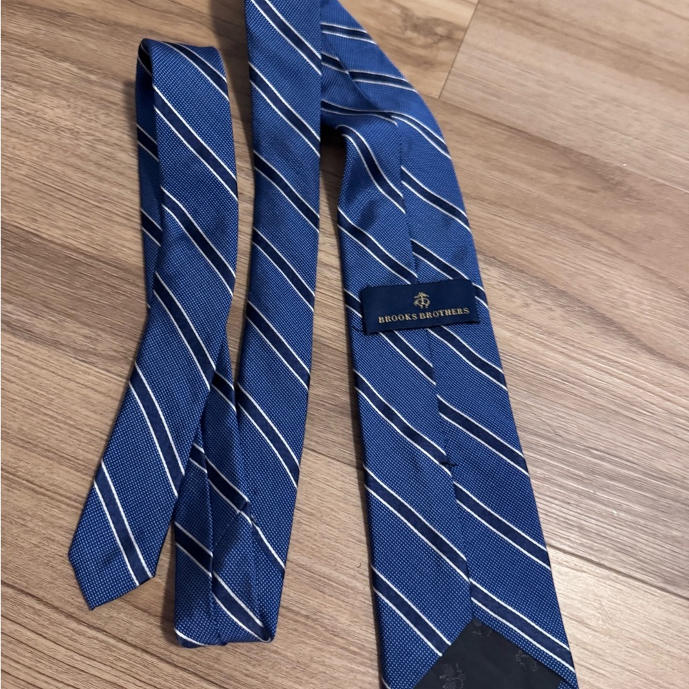 Brooks Brothers Navy and White Diagonal Striped Tie